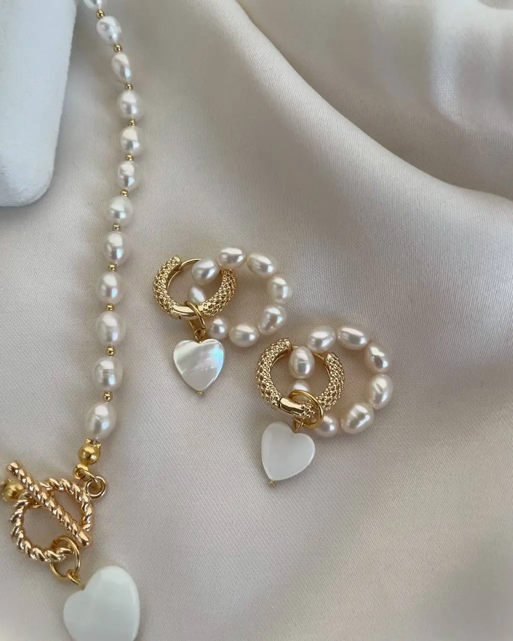 Uzun Püsküllü Küpe